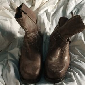 Men’s brown leather boots